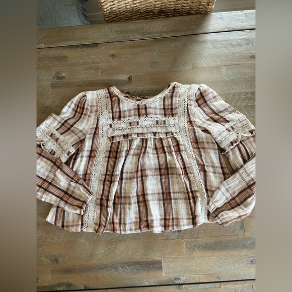 Long sleeve ruffled top - Picture 2 of 7